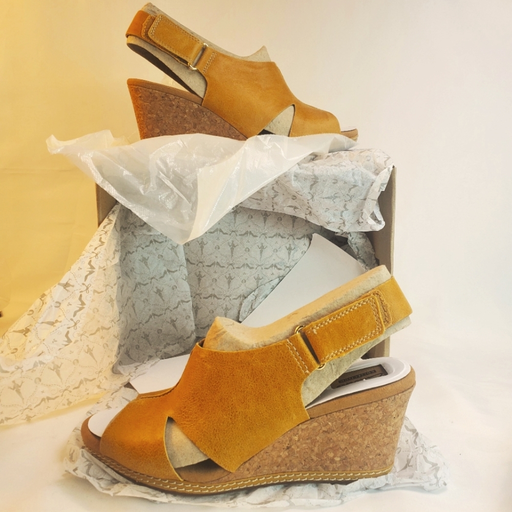 Clark's Cushion Wedge Brand New